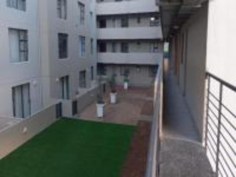 1 Bedroom Property for Sale in Zonnebloem Western Cape